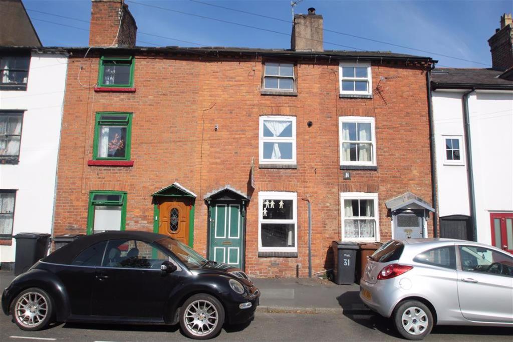 2 bedroom terraced house for sale in Upper Brook Street, Oswestry, SY11