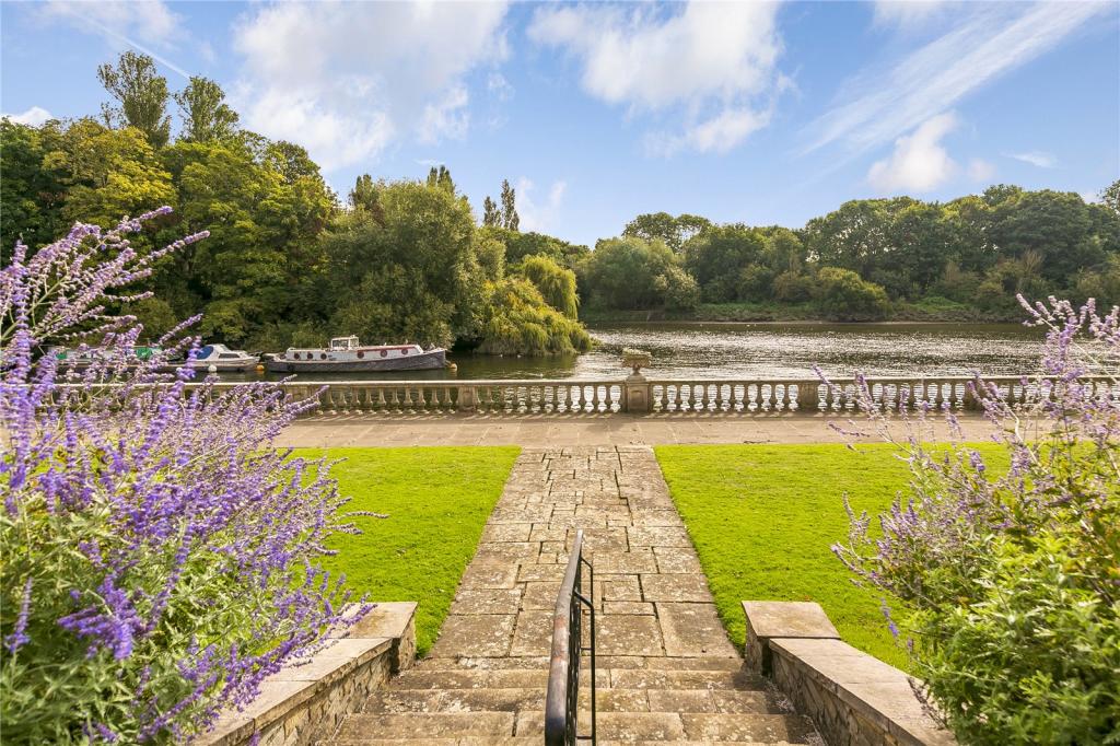 2 bedroom apartment for sale in Thames Eyot, Cross Deep, Twickenham, TW1