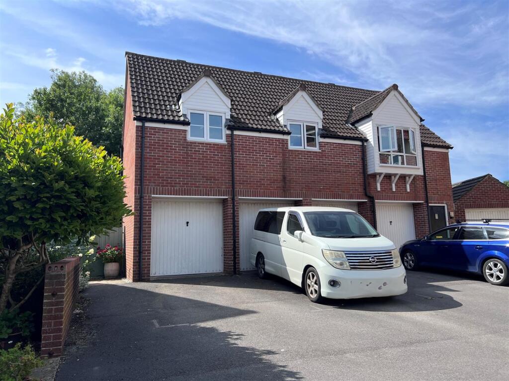 Main image of property: Woodpecker Meadow, Gillingham