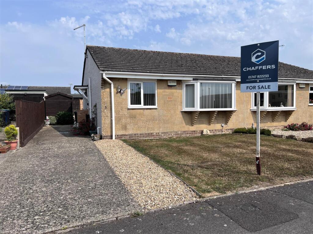 Main image of property: Arun Close, Gillingham