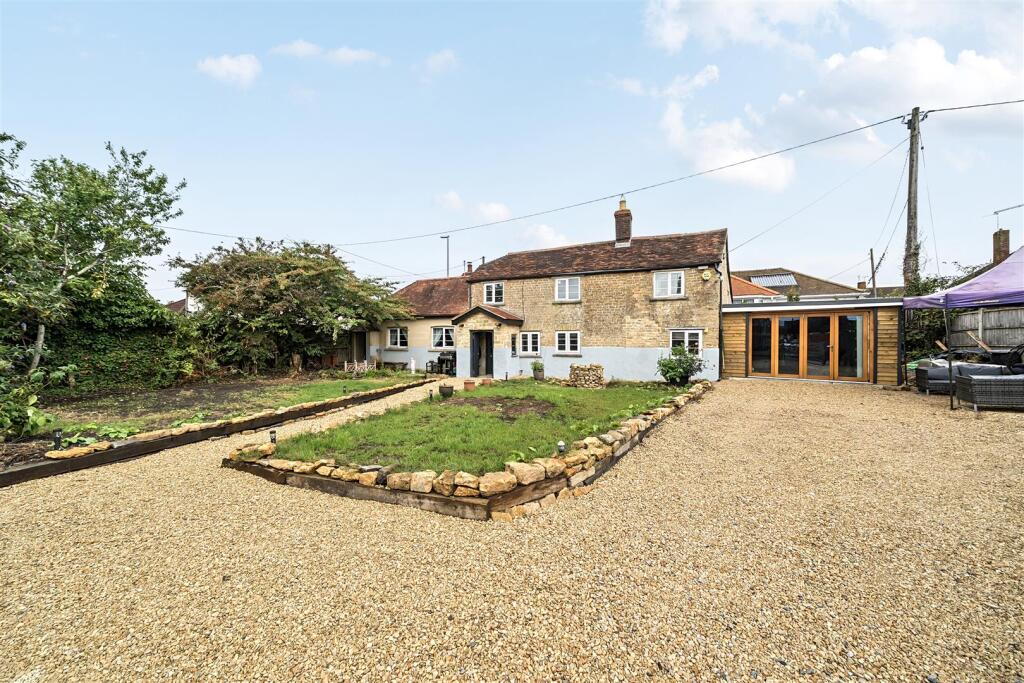 Main image of property: Peacemarsh, Gillingham
