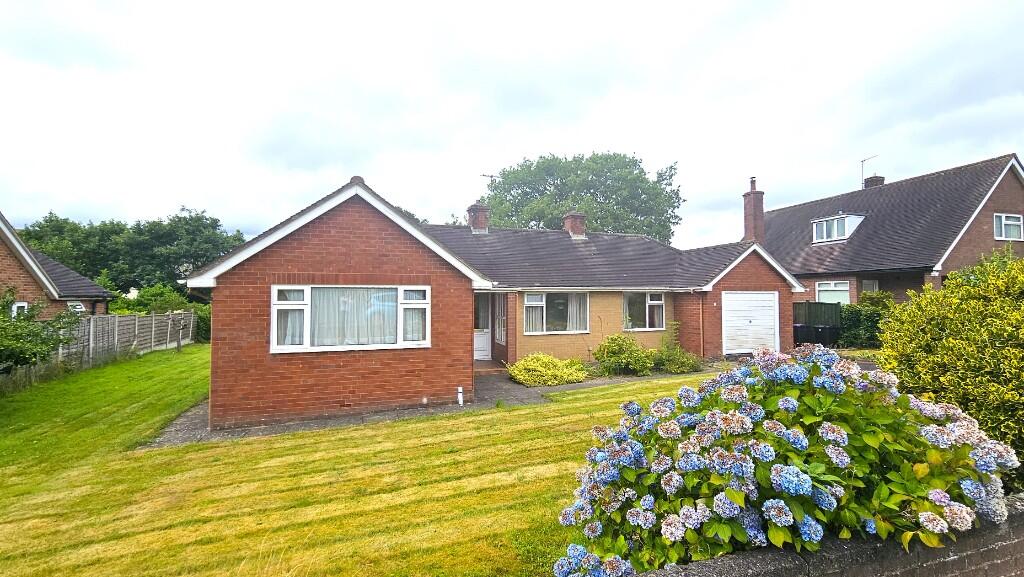 Main image of property: 1 Oaks Road, Church Stretton, Shropshire, SY6 7AX