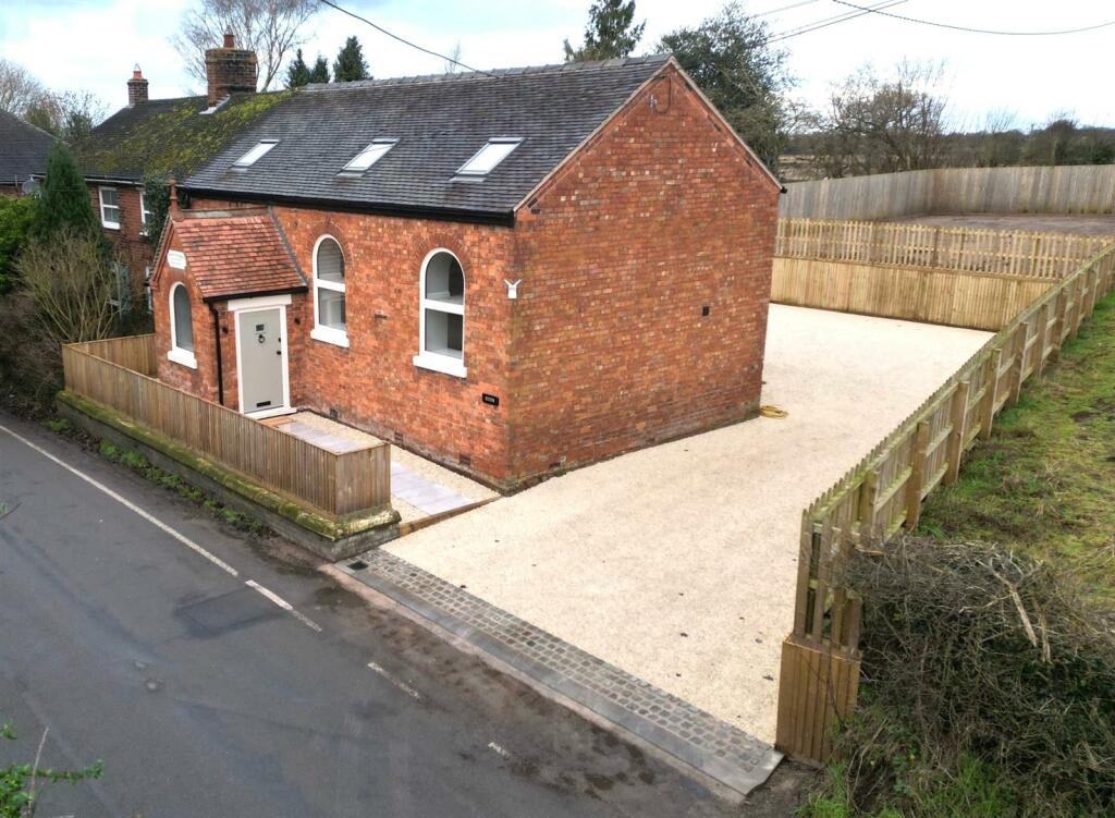 3 bedroom semidetached house for sale in Crewe Road, Hatherton