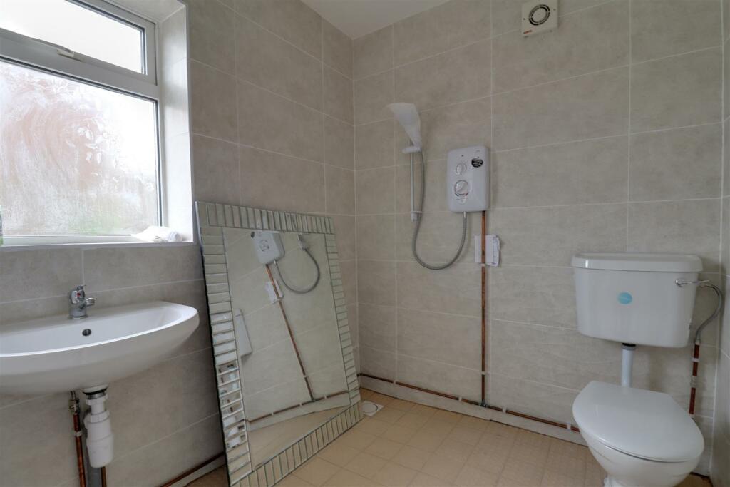 Additional property image - Lear Drive, Wistaston, Crewe