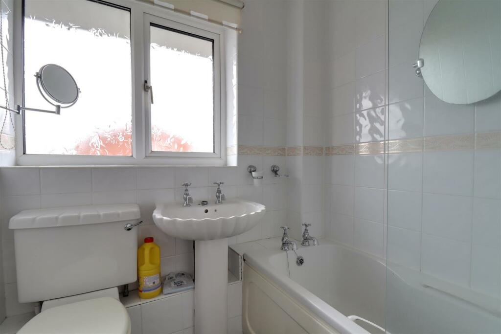 Additional property image - Lear Drive, Wistaston, Crewe