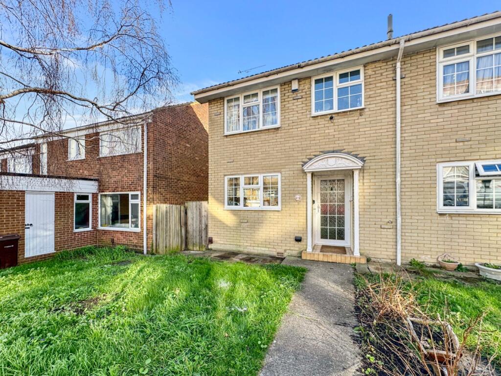 3 bedroom end of terrace house for sale in Glen View, Gravesend, Kent