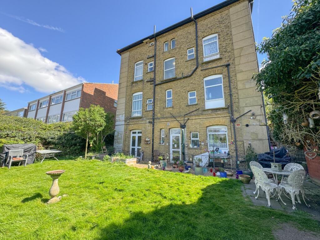 Additional property image - Glen View, Gravesend, Kent, DA12
