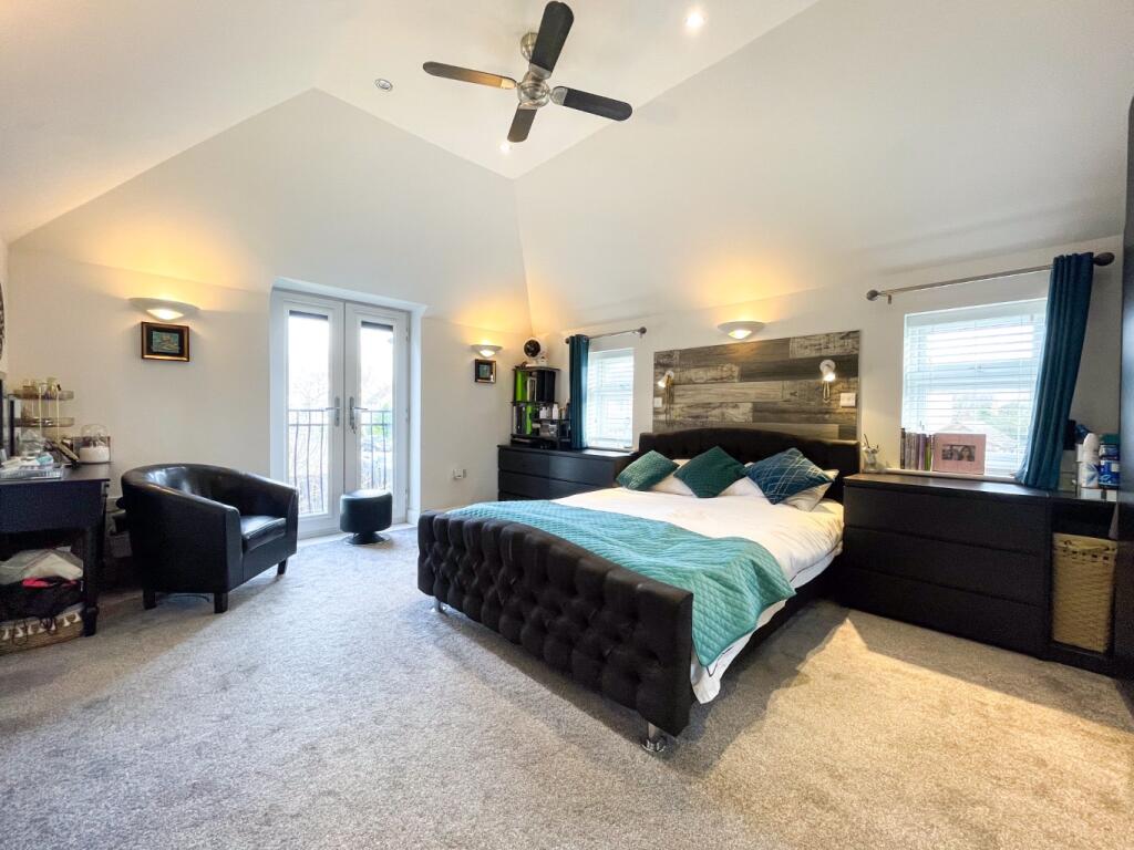 Additional property image - Hever Court Road, Gravesend, Kent, DA12