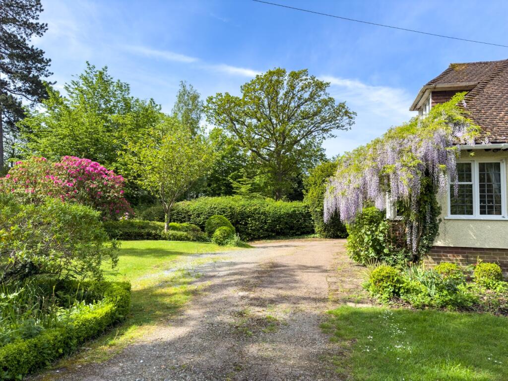 Additional property image - Pear Tree Lane, Shorne, Gravesend, Kent, DA12