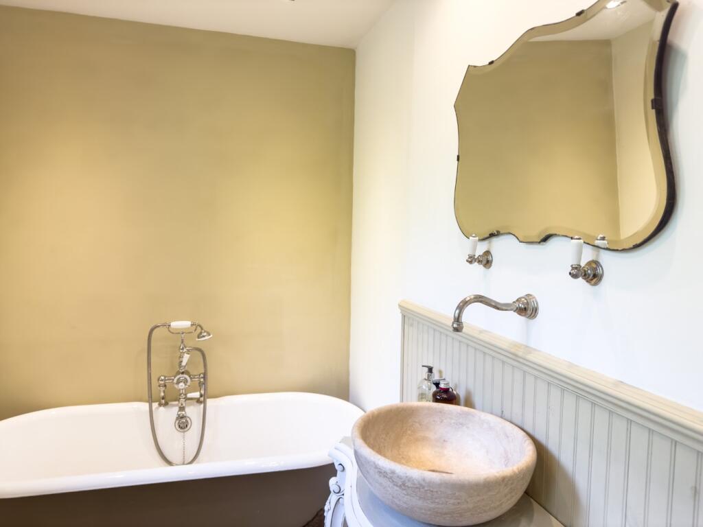 Additional property image - Pear Tree Lane, Shorne, Gravesend, Kent, DA12