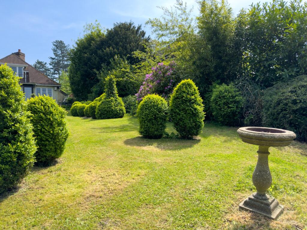 Additional property image - Pear Tree Lane, Shorne, Gravesend, Kent, DA12