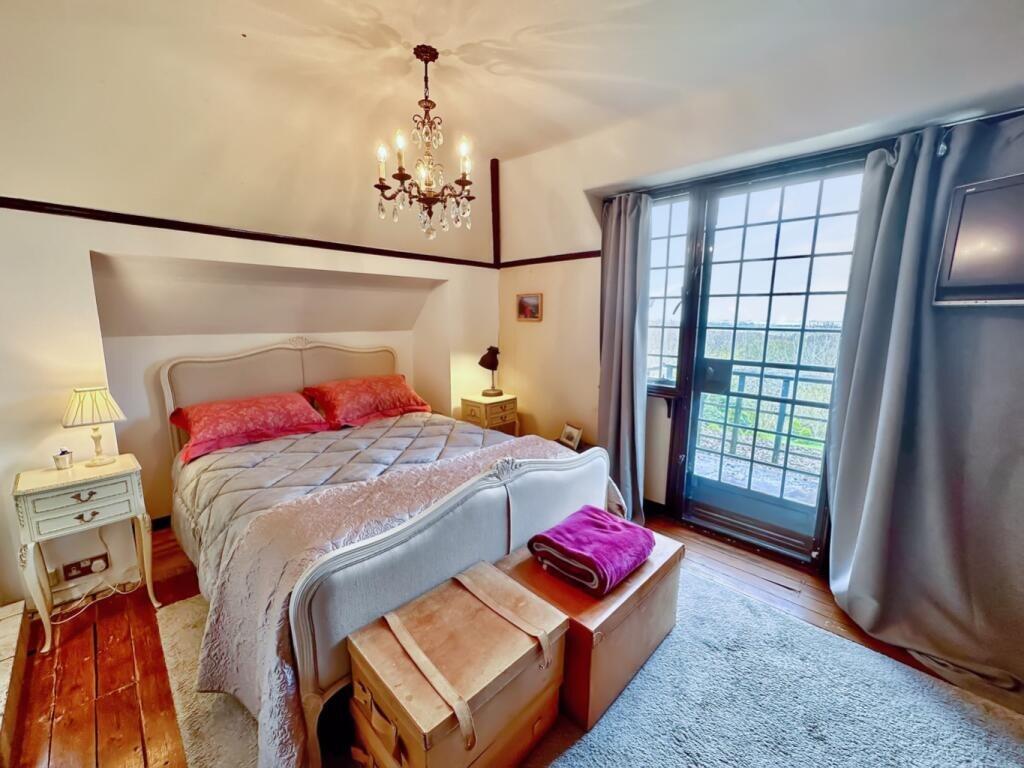Additional property image - Pear Tree Lane, Shorne, Gravesend, Kent, DA12