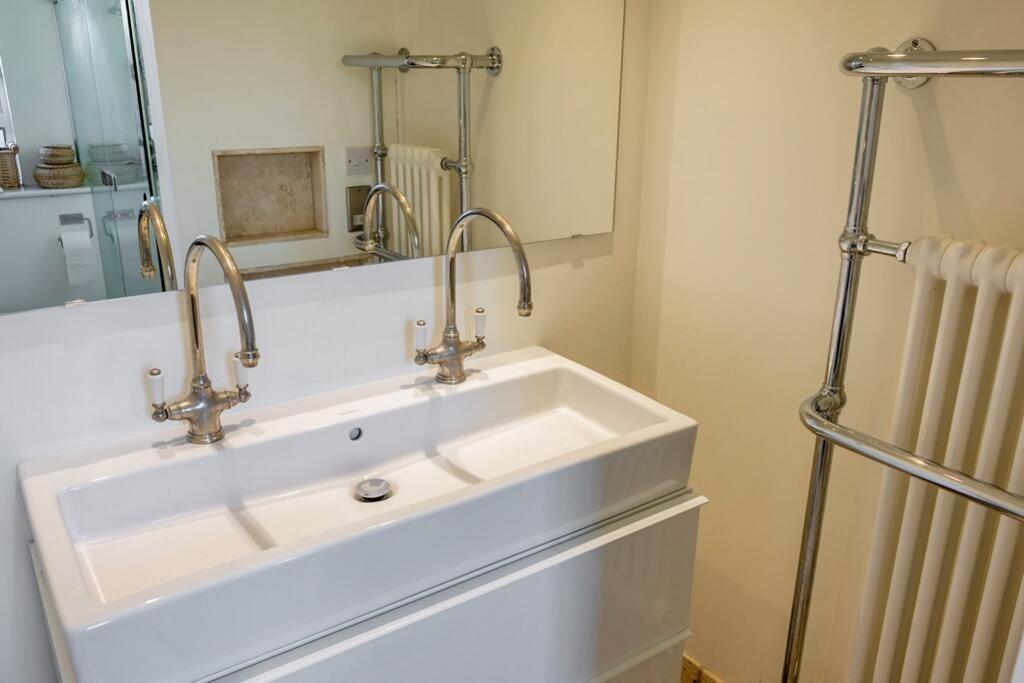 Additional property image - Pear Tree Lane, Shorne, Gravesend, Kent, DA12