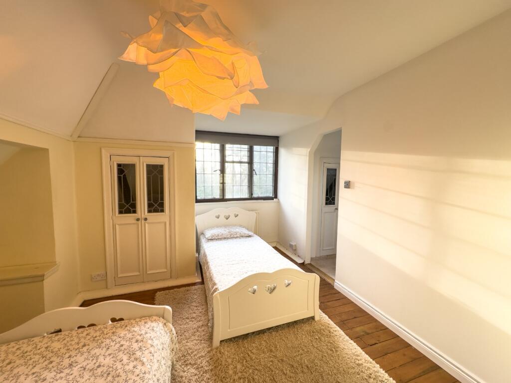 Additional property image - Pear Tree Lane, Shorne, Gravesend, Kent, DA12