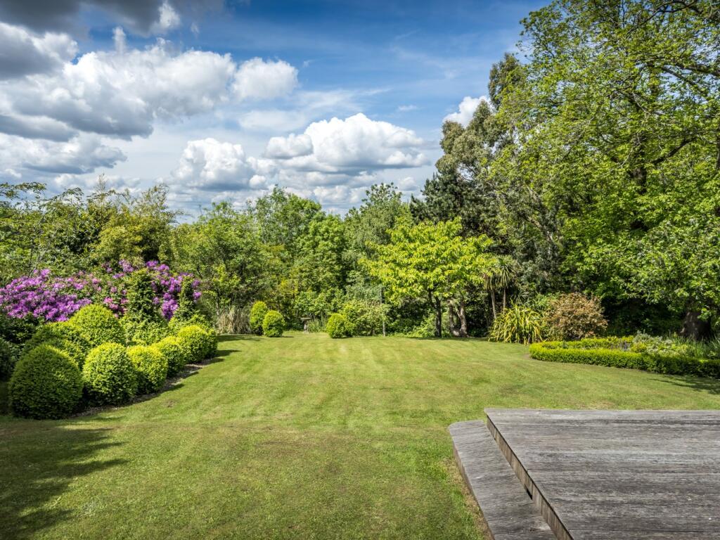 Additional property image - Pear Tree Lane, Shorne, Gravesend, Kent, DA12