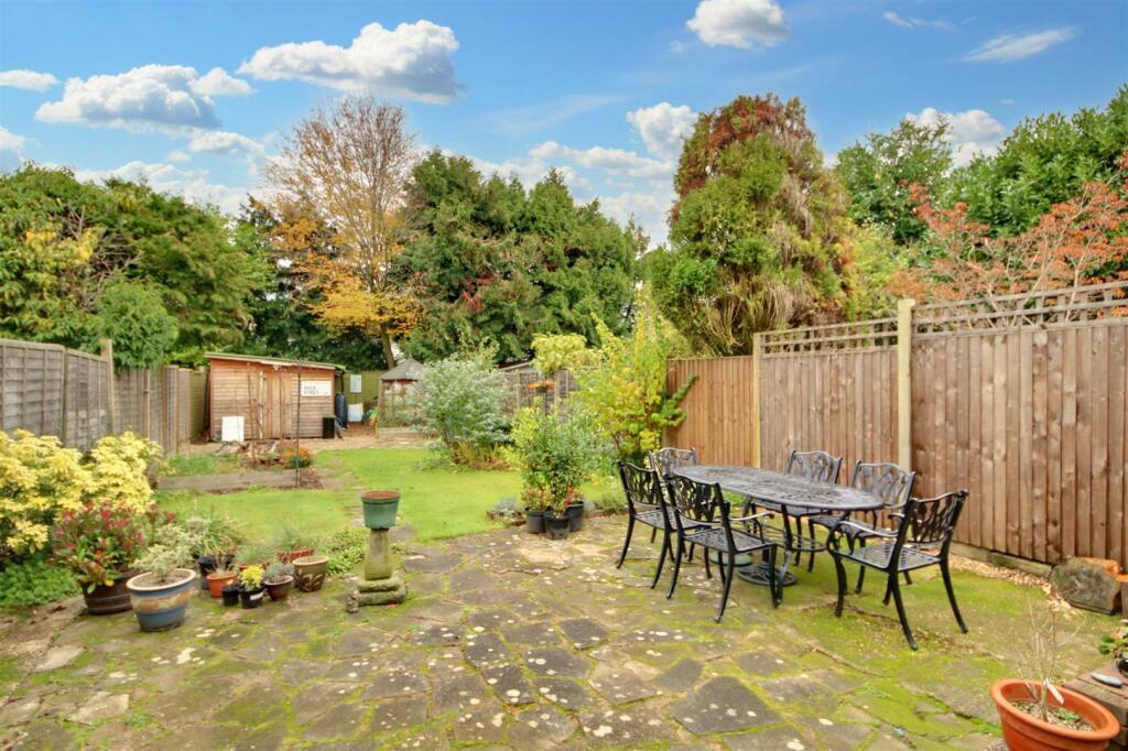 2 bedroom semidetached house for sale in Gills Hill Lane, Radlett, WD7