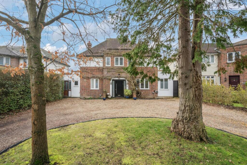 Main image of property: Watling Knoll, Radlett