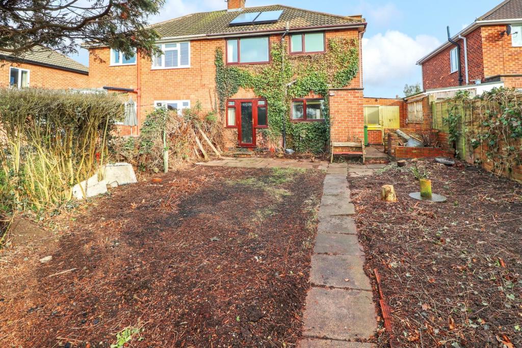 3 bedroom semidetached house for sale in Stirling Avenue, New