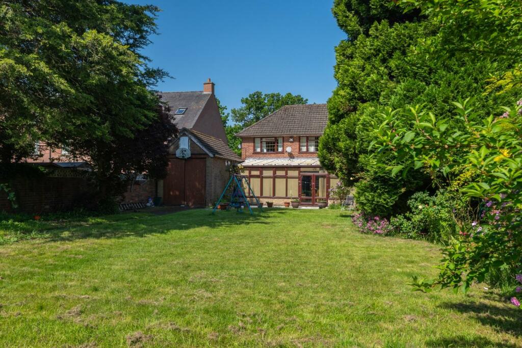 Additional property image - Lillington Road, Leamington Spa