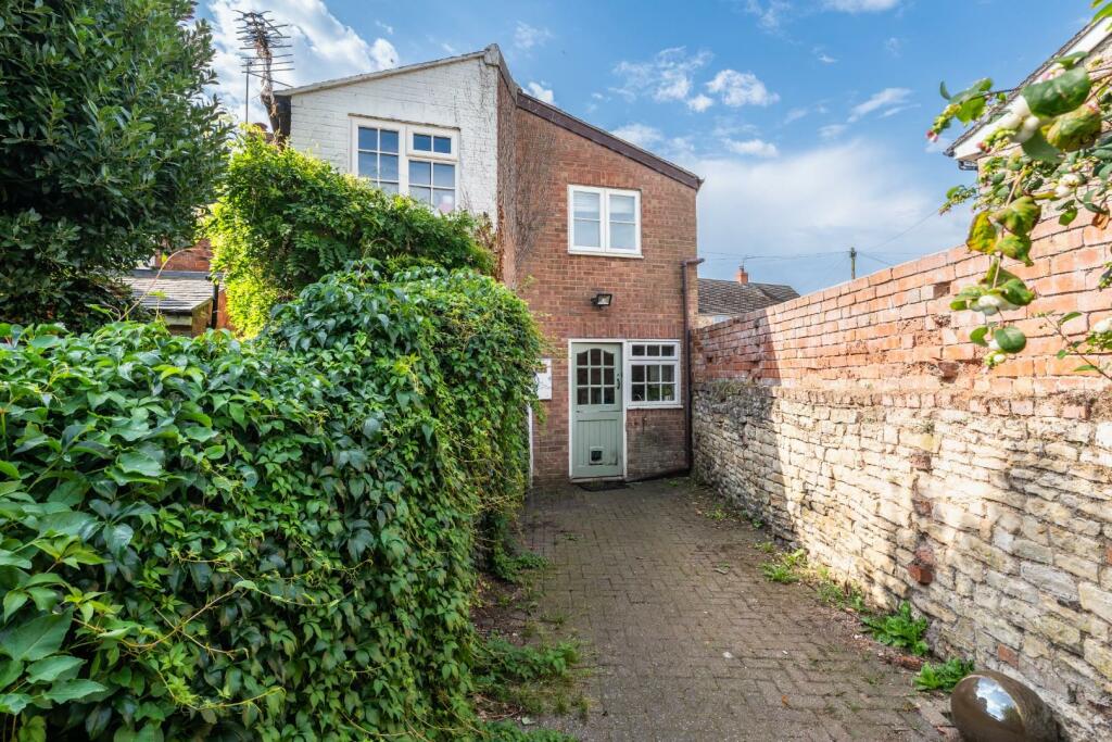 Additional property image - Binswood End, Harbury, Leamington Spa