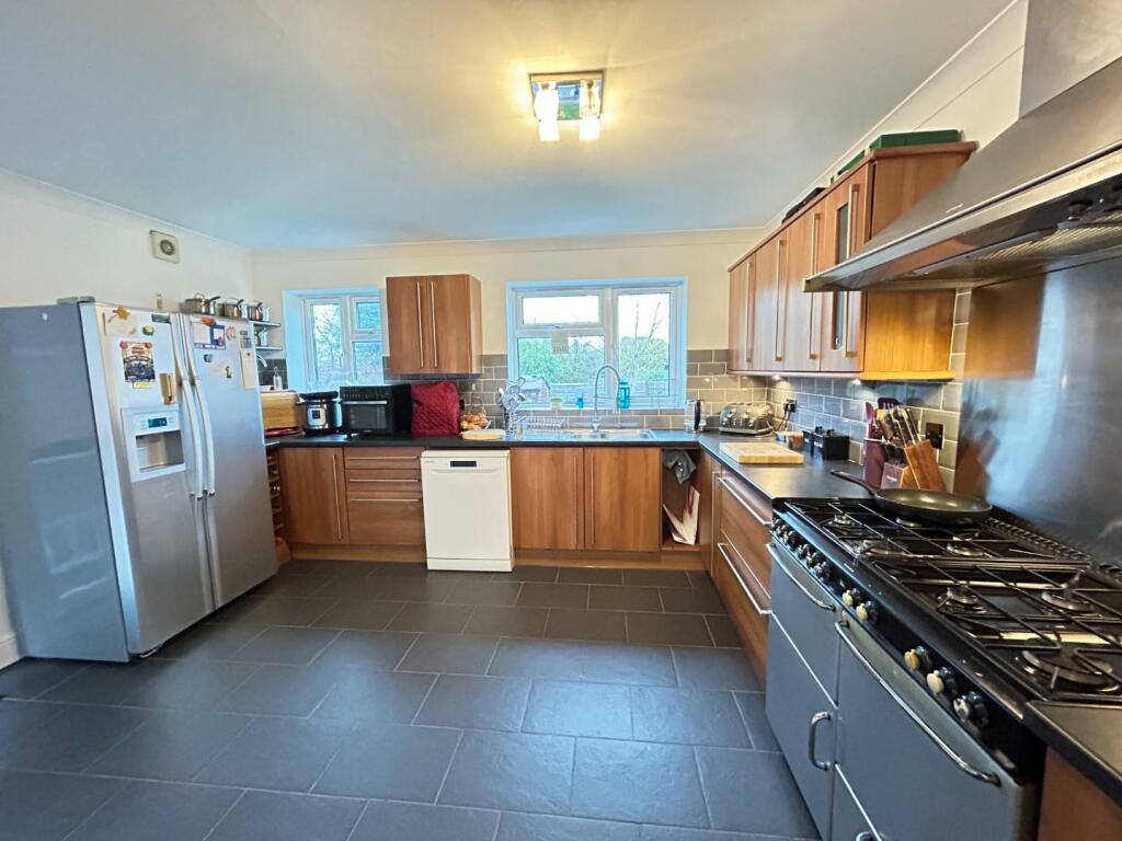 Additional property image - Beaufort Avenue, Royal Leamington Spa