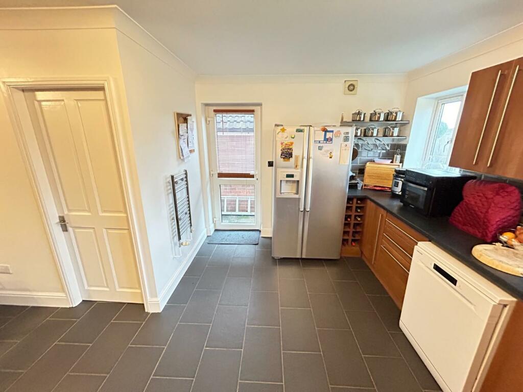 Additional property image - Beaufort Avenue, Royal Leamington Spa