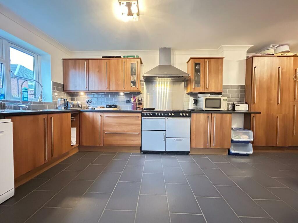 Additional property image - Beaufort Avenue, Royal Leamington Spa