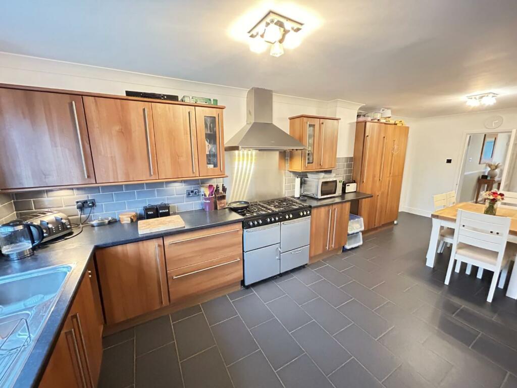 Additional property image - Beaufort Avenue, Royal Leamington Spa