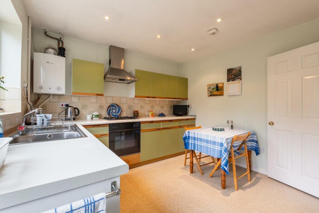Additional property image - Warren Close, Royal Leamington Spa
