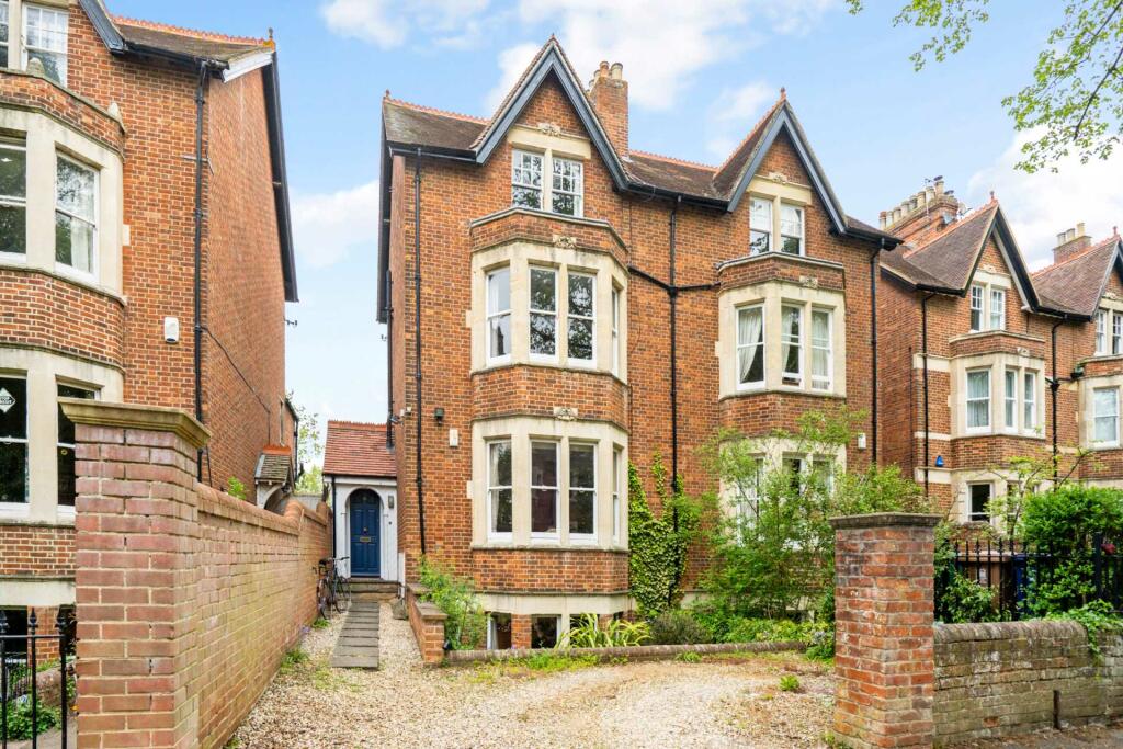 5 bedroom semidetached house for sale in Polstead Road, Central North