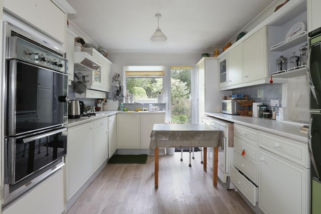 3 bedroom end of terrace house for sale in Courtenay Place, Lymington