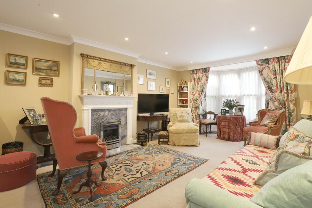 3 bedroom end of terrace house for sale in Courtenay Place, Lymington, Hampshire, SO41