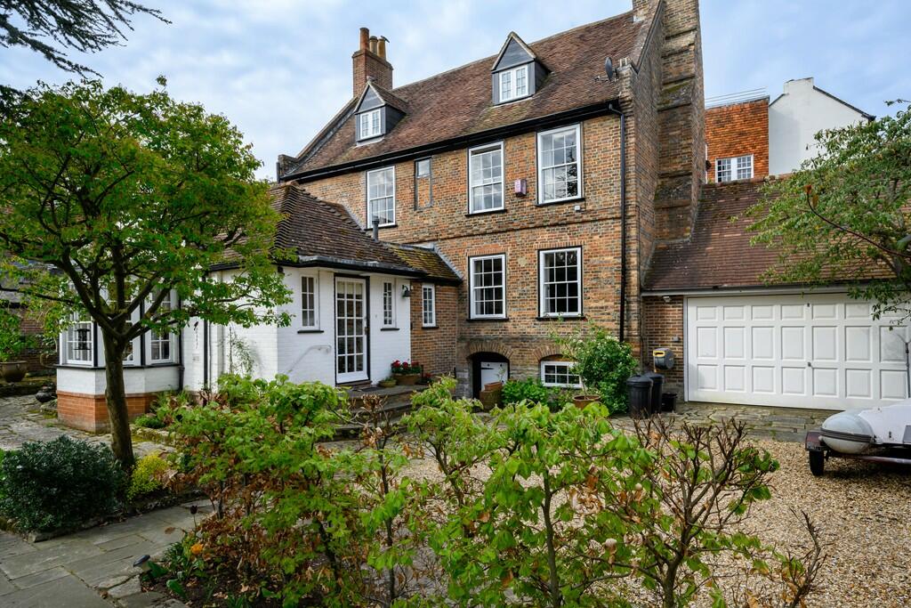 4 bedroom town house for sale in Quay Hill, Lymington, Hampshire, SO41