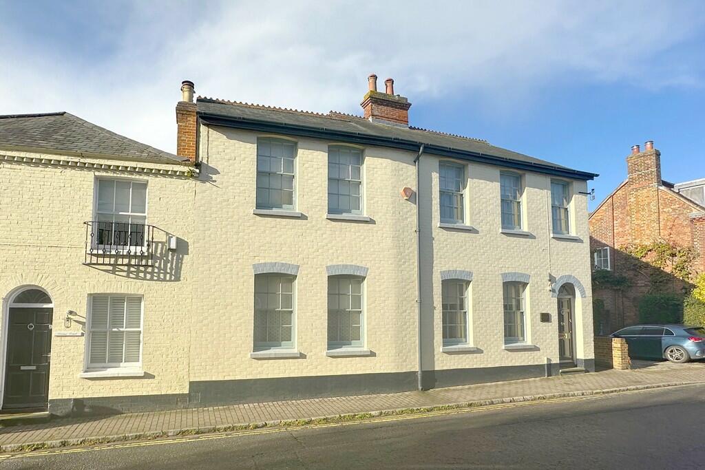 3 bedroom town house for sale in Captains Row, Lymington, Hampshire, SO41