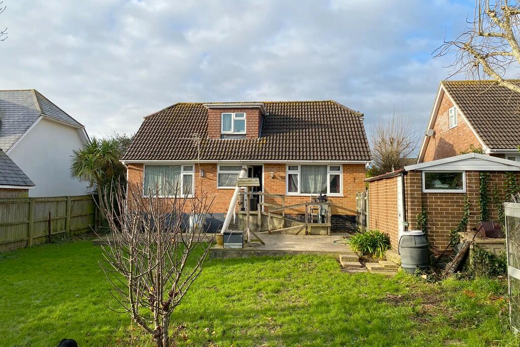 4 bedroom detached house for sale in Fullerton Road, Lymington