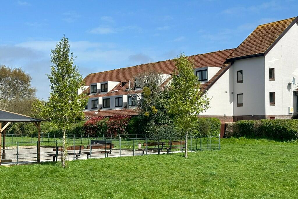 1 bedroom retirement property for sale in Parish Court, Emsworth Road