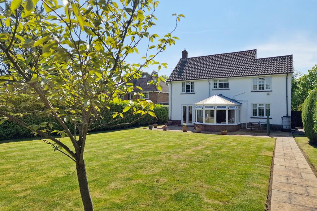 3 bedroom detached house for sale in Belmore Lane, Lymington, Hampshire