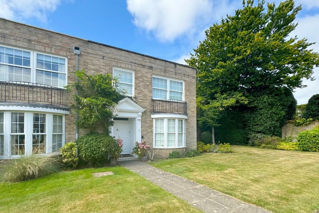 3 bedroom end of terrace house for sale in Courtenay Place, Lymington ...