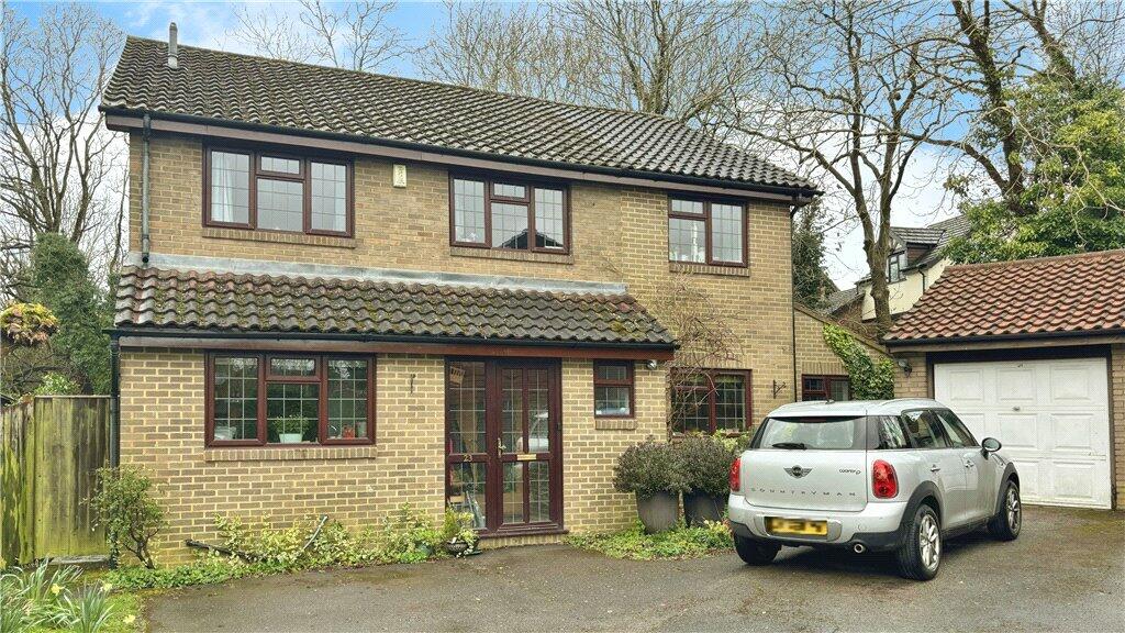 4 bedroom detached house for sale in Stockbury Close, Earley, Reading, RG6
