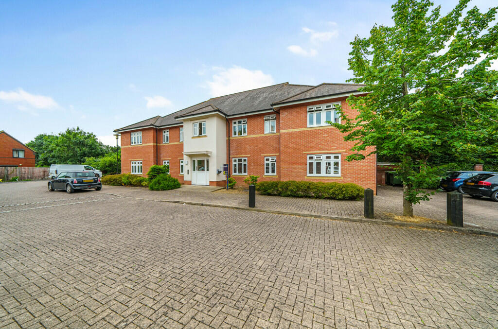 2 bedroom apartment for sale in Gabriels Square, Lower Earley, Reading, RG6