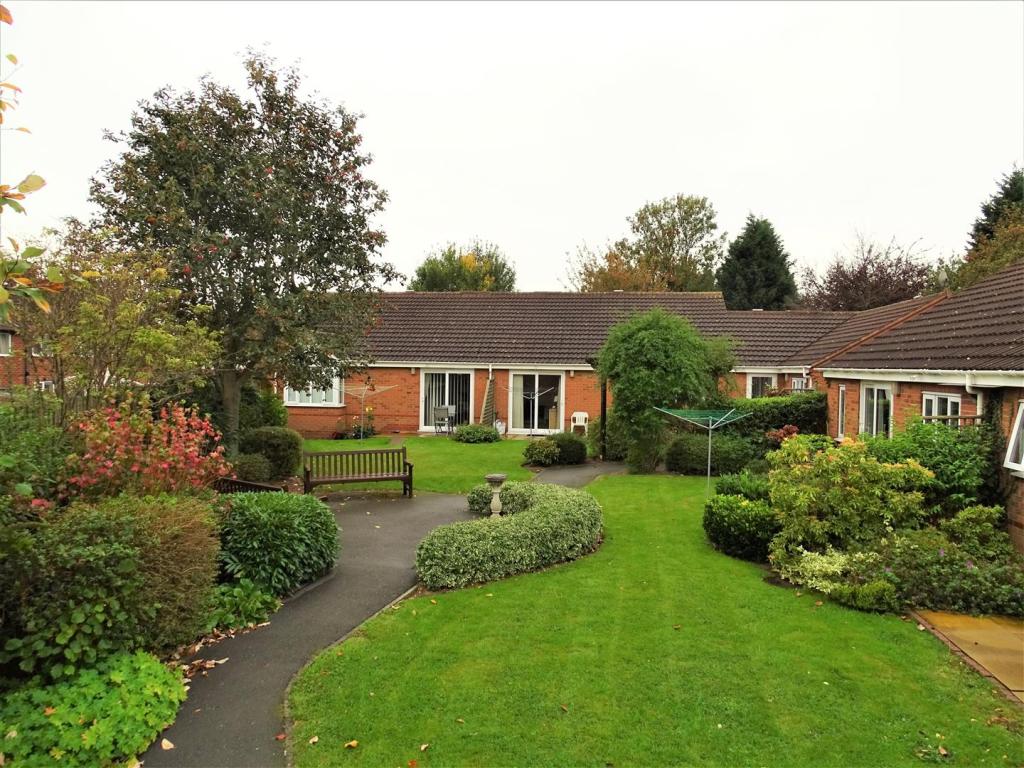2 bedroom terraced bungalow for sale in Broughton Close, Anstey
