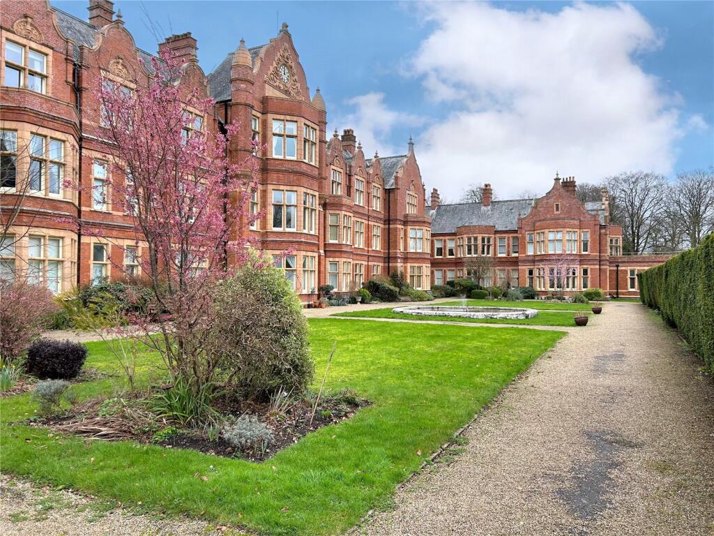 2 bedroom apartment for sale in Hawthorn Road, Charlton Down