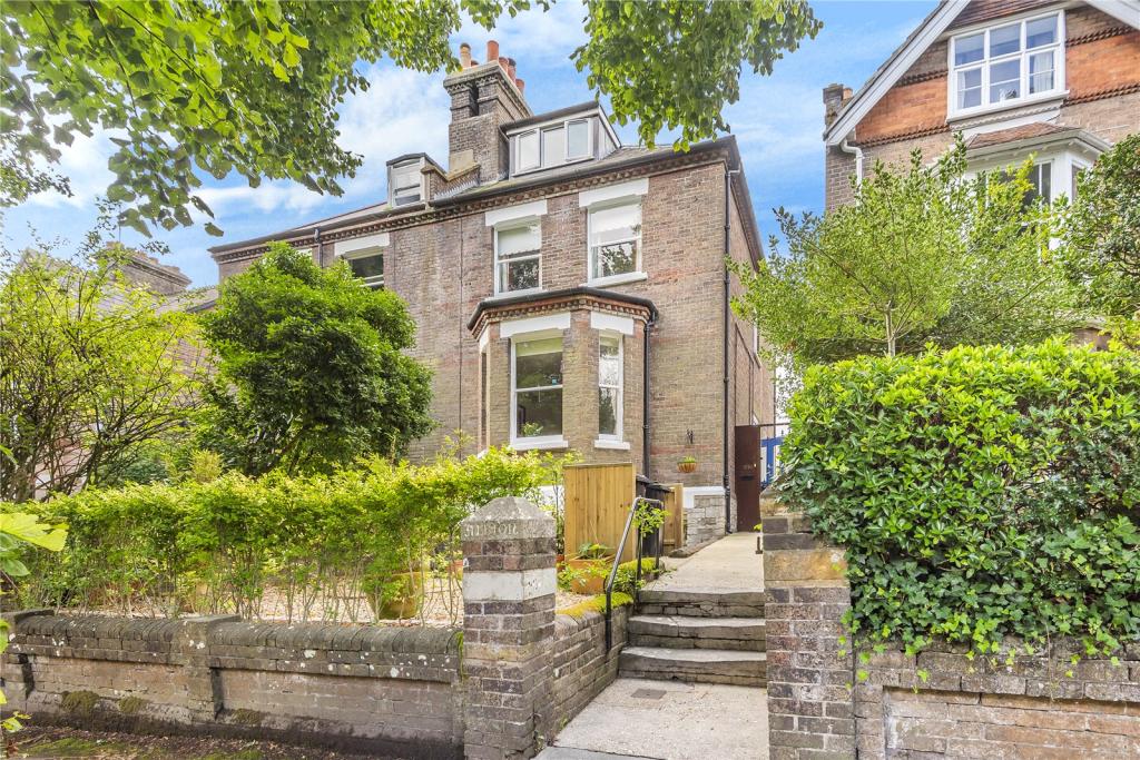 4 bedroom terraced house for sale in Great Western Road, Dorchester