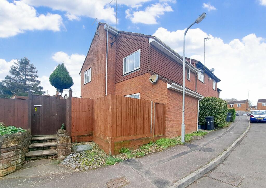 1 bedroom terraced house for sale in Herblay Close, Yeovil, BA21
