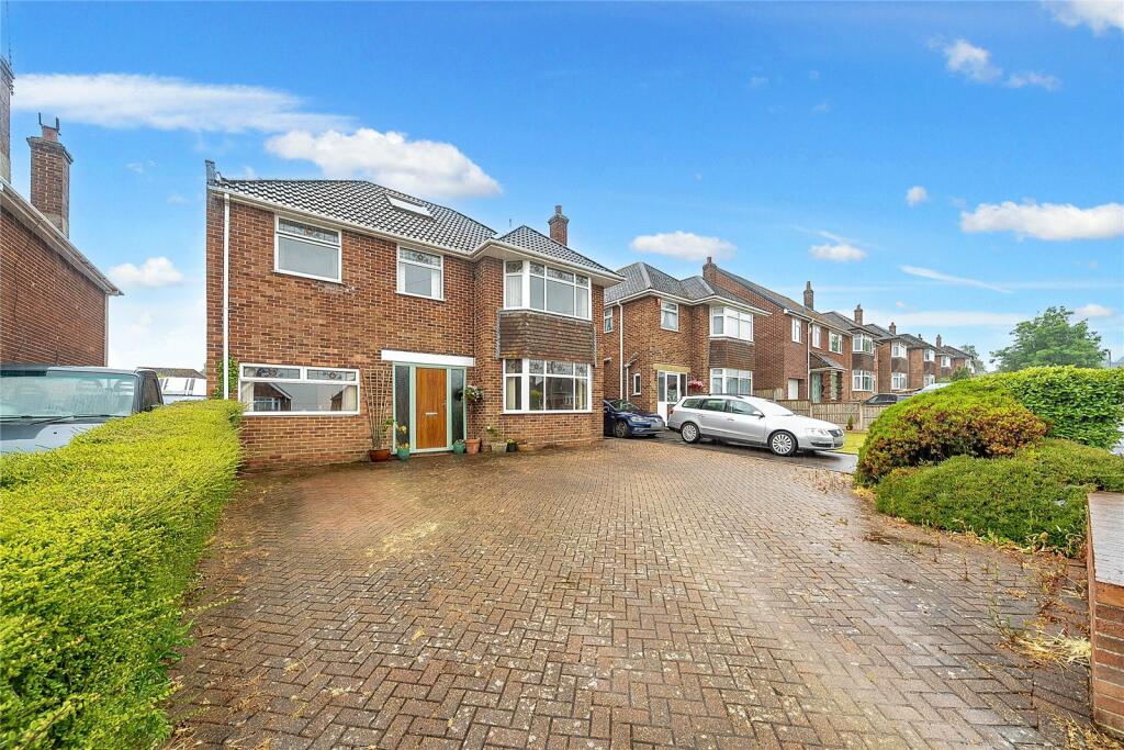 Additional property image - Mudford Road, Yeovil, Somerset, BA21