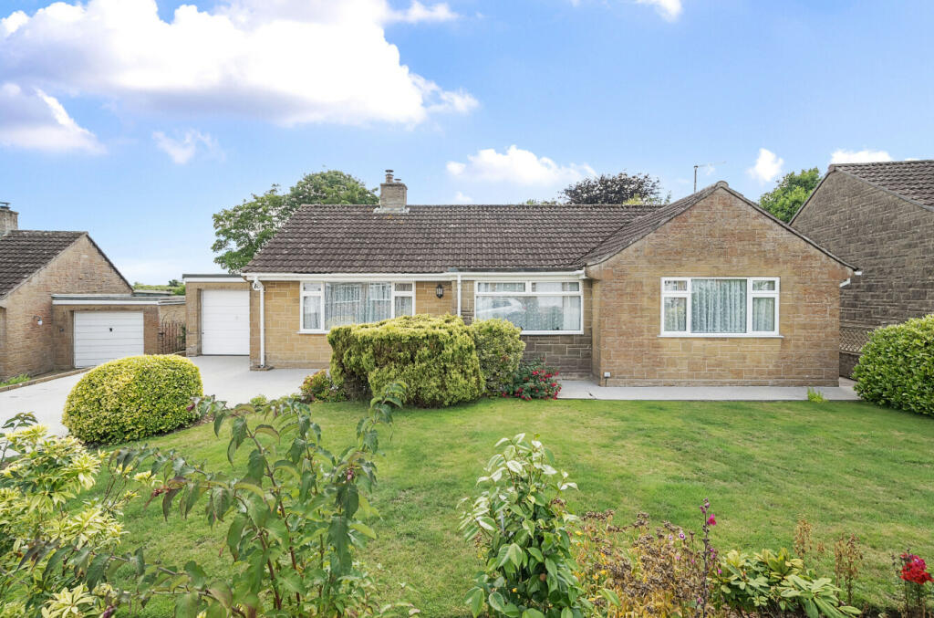 3 bedroom bungalow for sale in Westbury Gardens, Higher Yeovil
