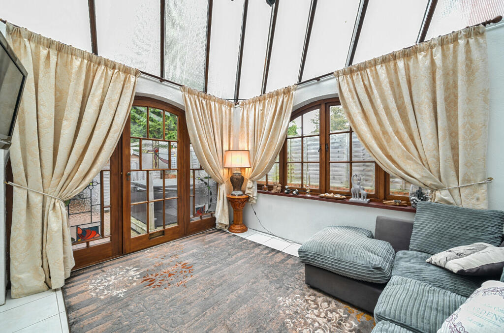 Additional property image - Hendford Hill, Yeovil, Somerset, BA20