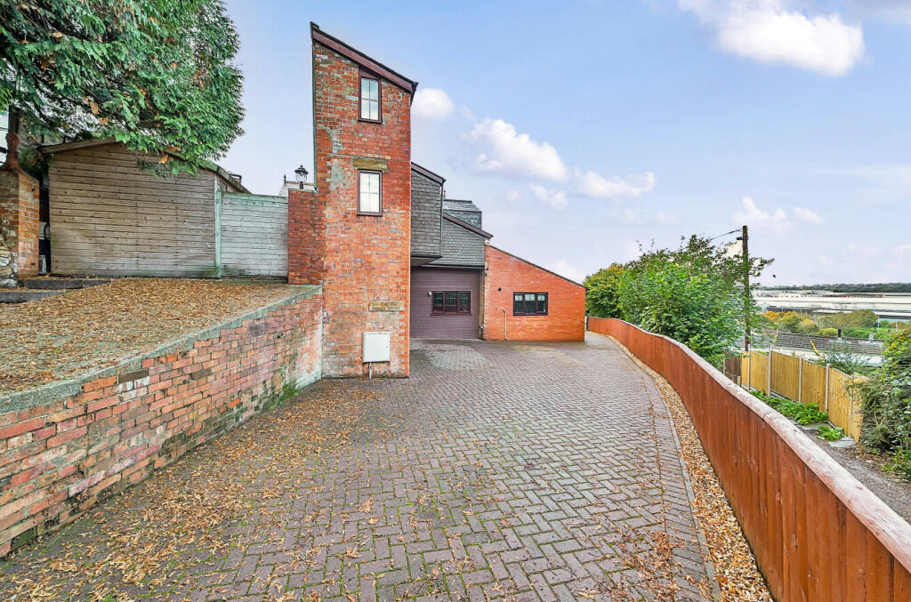 Additional property image - Hendford Hill, Yeovil, Somerset, BA20