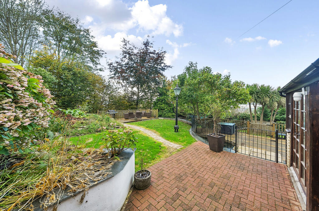 Additional property image - Hendford Hill, Yeovil, Somerset, BA20