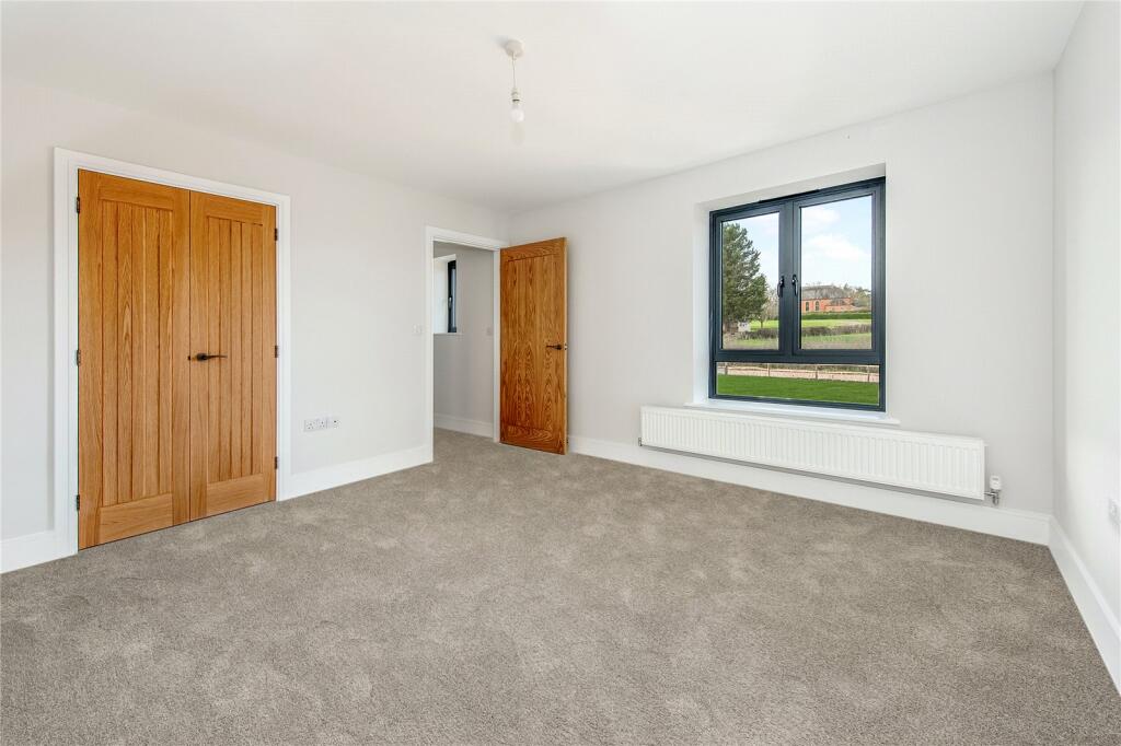 Additional property image - 18 Clayton Close, Yeovil, BA22
